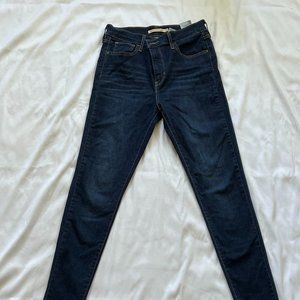 Levi 720 High Rise Dark Blue Super Skinny 29